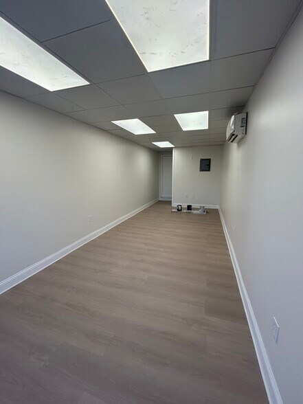 899 Cranston St, Cranston, RI à vendre - Photo du bâtiment - Image 2 de 5