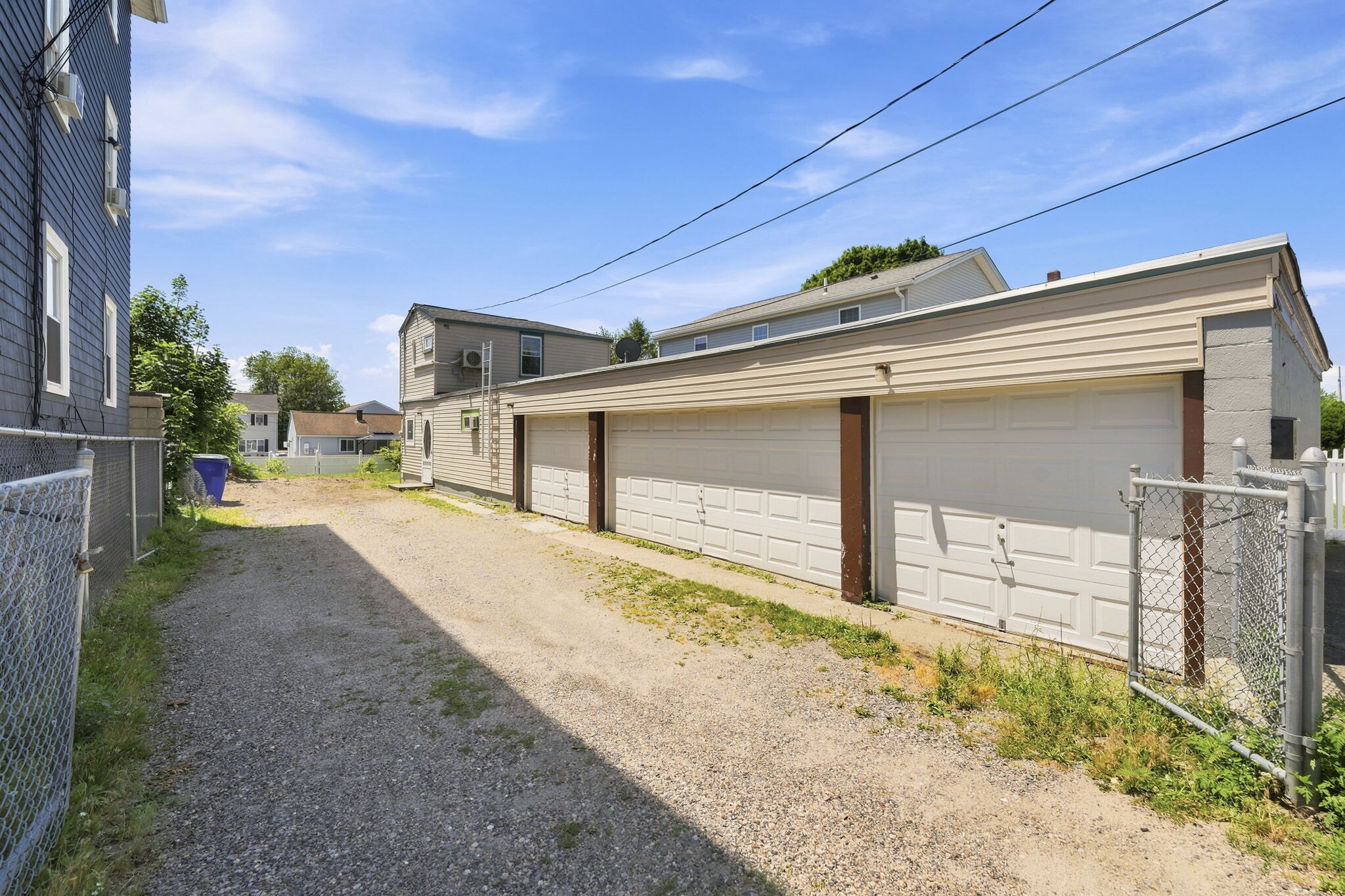 415 Anthony St, Fall River, MA à vendre Photo principale- Image 1 de 31
