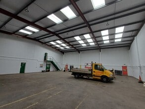 120-122 Camford Way, Luton à louer Photo intérieure- Image 2 de 3