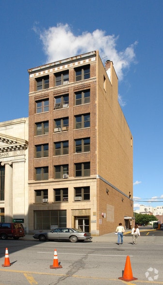 25 Market St, Poughkeepsie, NY for lease - Primary Photo - Image 1 of 3