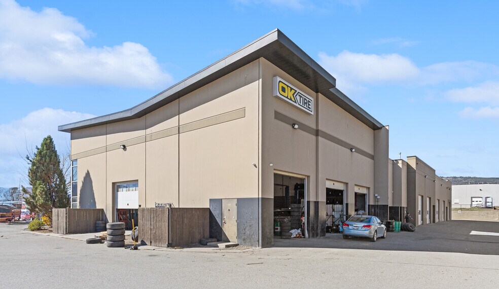 2374 Bering Rd, Westbank, BC à vendre - Photo du bâtiment - Image 3 de 7