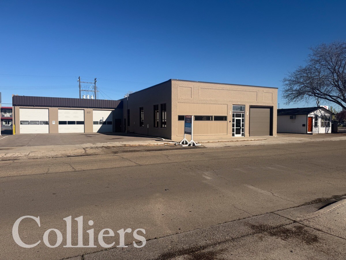 207-211 10th Ave S, Nampa, ID à vendre Photo principale- Image 1 de 10