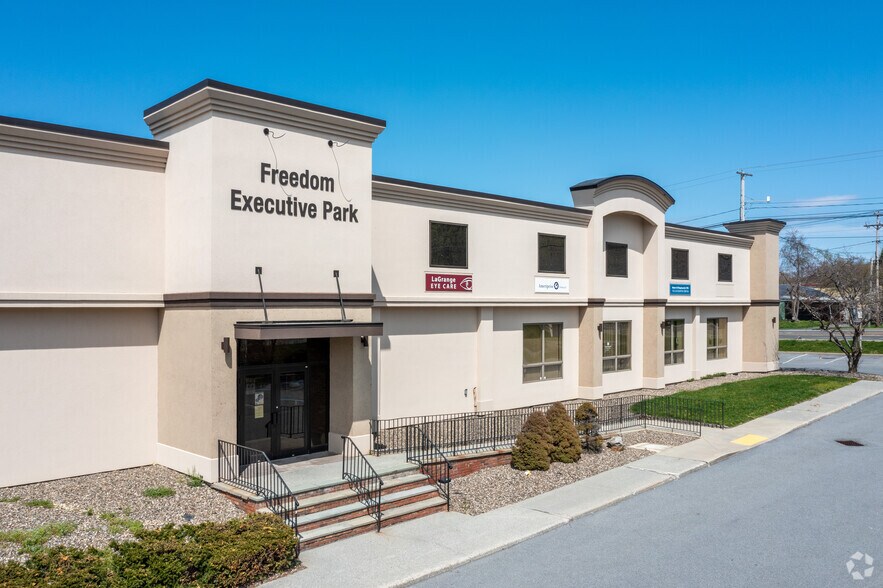 488 Freedom Plains Rd, Poughkeepsie, NY for lease - Building Photo - Image 2 of 5