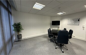 5 Waterberry Dr, Waterlooville for lease Interior Photo- Image 2 of 4