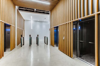 448 N LaSalle Dr, Chicago, IL for lease Interior Photo- Image 2 of 6