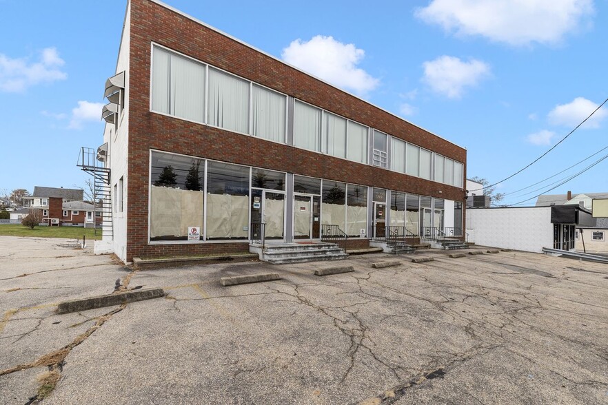 585 Warren Ave, East Providence, RI for sale - Building Photo - Image 2 of 46