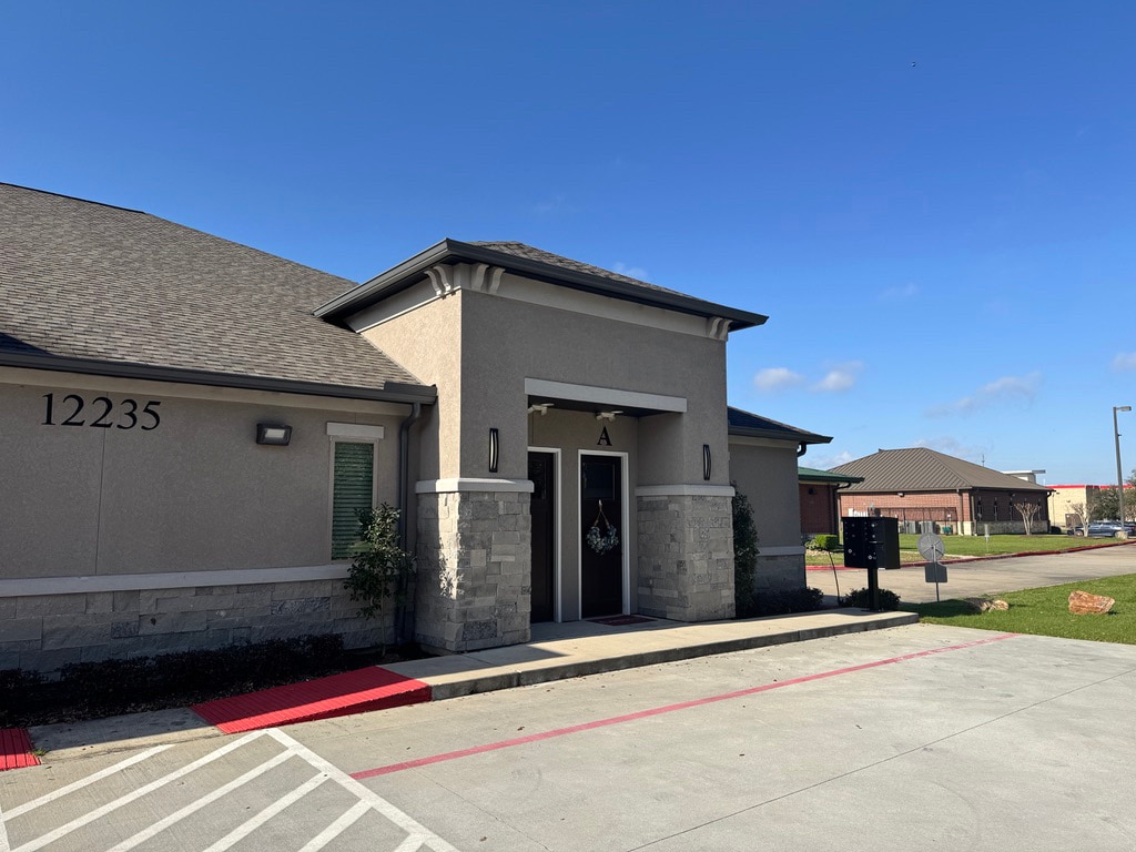12243 Queenston Blvd, Houston, TX for lease Building Photo- Image 1 of 29
