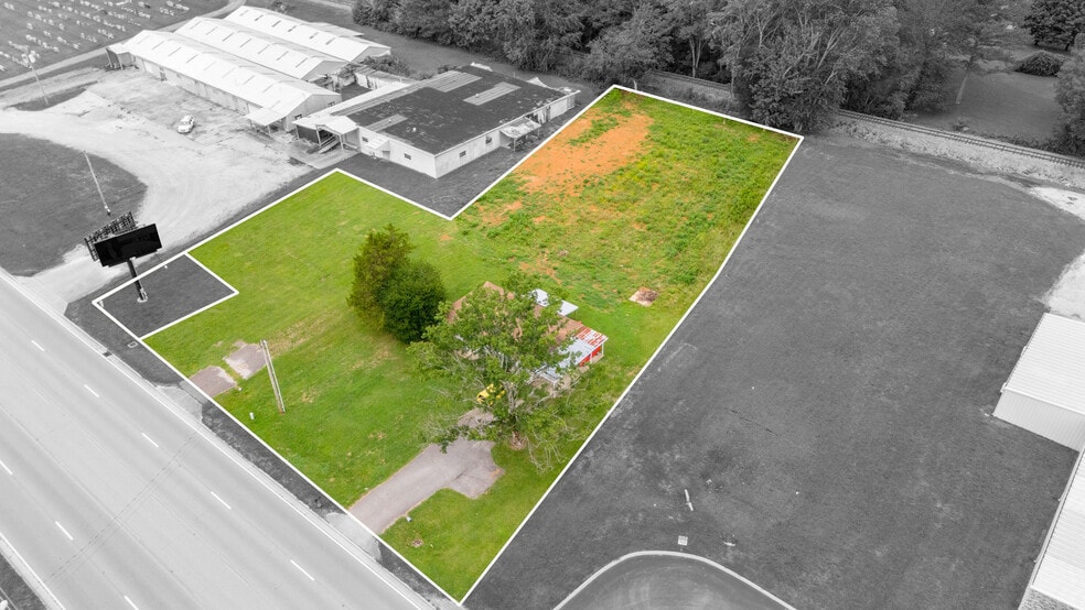 309 N Military St, Loretto, TN for sale - Building Photo - Image 3 of 13