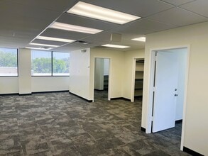 1 Oakwood Blvd, Hollywood, FL for lease Interior Photo- Image 2 of 3