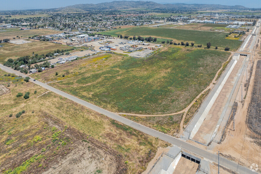 SWC of Ethanac Road and Sherman Road, Menifee, CA à louer - Photo principale - Image 2 de 8