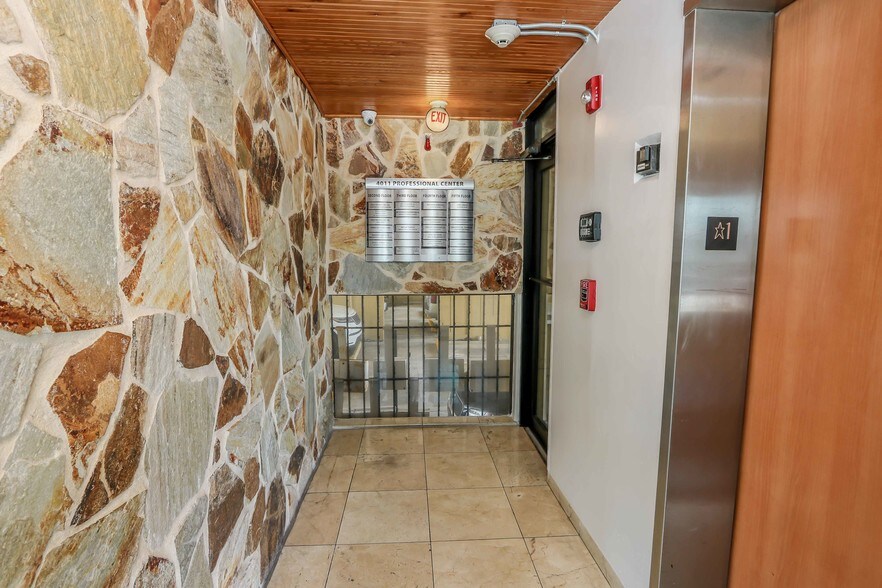 4011 W Flagler St, Miami, FL à vendre - Photo intérieure - Image 3 de 13