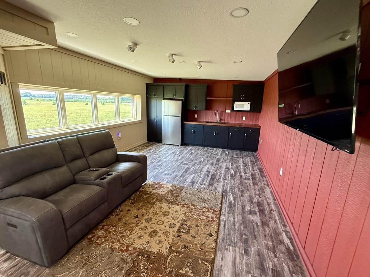 663 Valerie Ave, Hudson, WI 54016 - Unité 419 & 420 - - Photo intérieure - Image 2 of 5