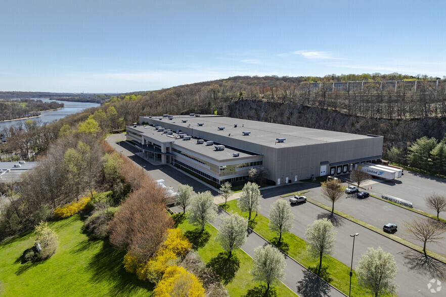 20 Constitution Blvd S, Shelton, CT for lease - Building Photo - Image 1 of 28