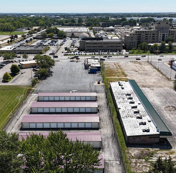 2701 Navarre Ave. portefeuille de 2 propriétés à vendre sur LoopNet.ca - Photo du bâtiment - Image 2 de 5