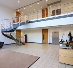 Falcon Way, Welwyn Garden City for lease Interior Photo- Image 2 of 2