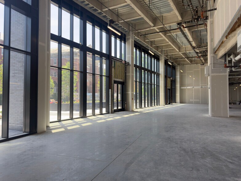 1200 Normandy Pl, Philadelphia, PA for lease - Interior Photo - Image 2 of 7