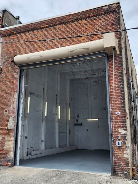 161 Reservation Rd, Hyde Park, MA à louer - Photo du bâtiment - Image 2 de 34