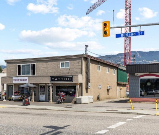 213 Rutland Rd N, Kelowna, BC à vendre - Photo principale - Image 1 de 1