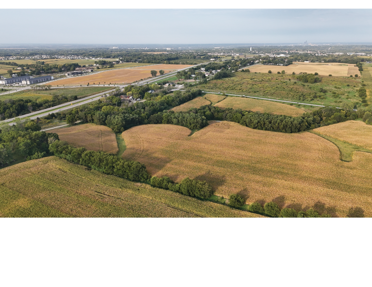 7100 NE 12th Ave, Pleasant Hill, IA à vendre - Photo du bâtiment - Image 3 de 6