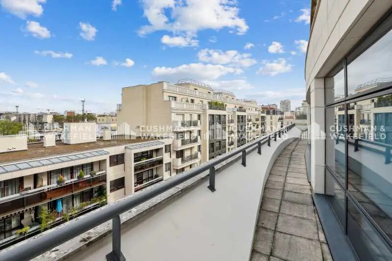 Office in Levallois-Perret for lease Building Photo- Image 1 of 17