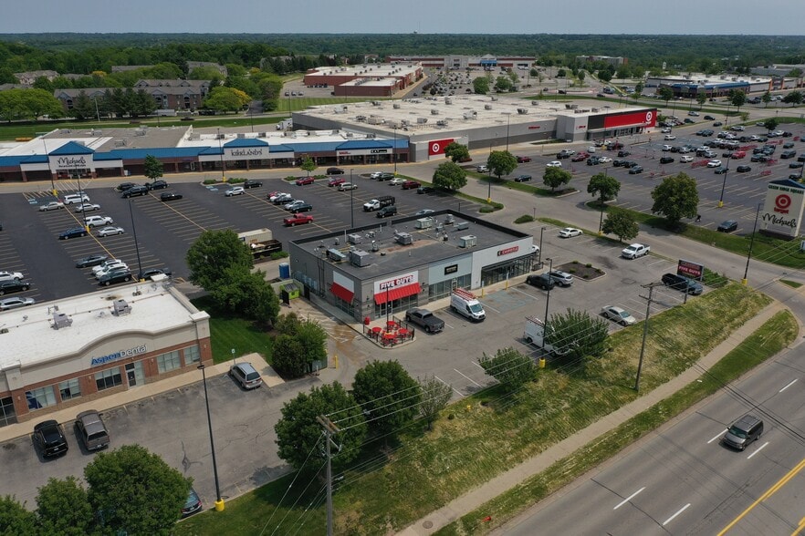 3300 Alpine Ave, Grand Rapids, MI for sale - Building Photo - Image 3 of 10