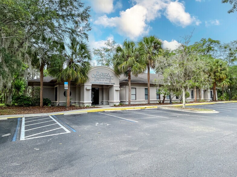 7540 W University Ave, Gainesville, FL à vendre - Photo du bâtiment - Image 1 de 11