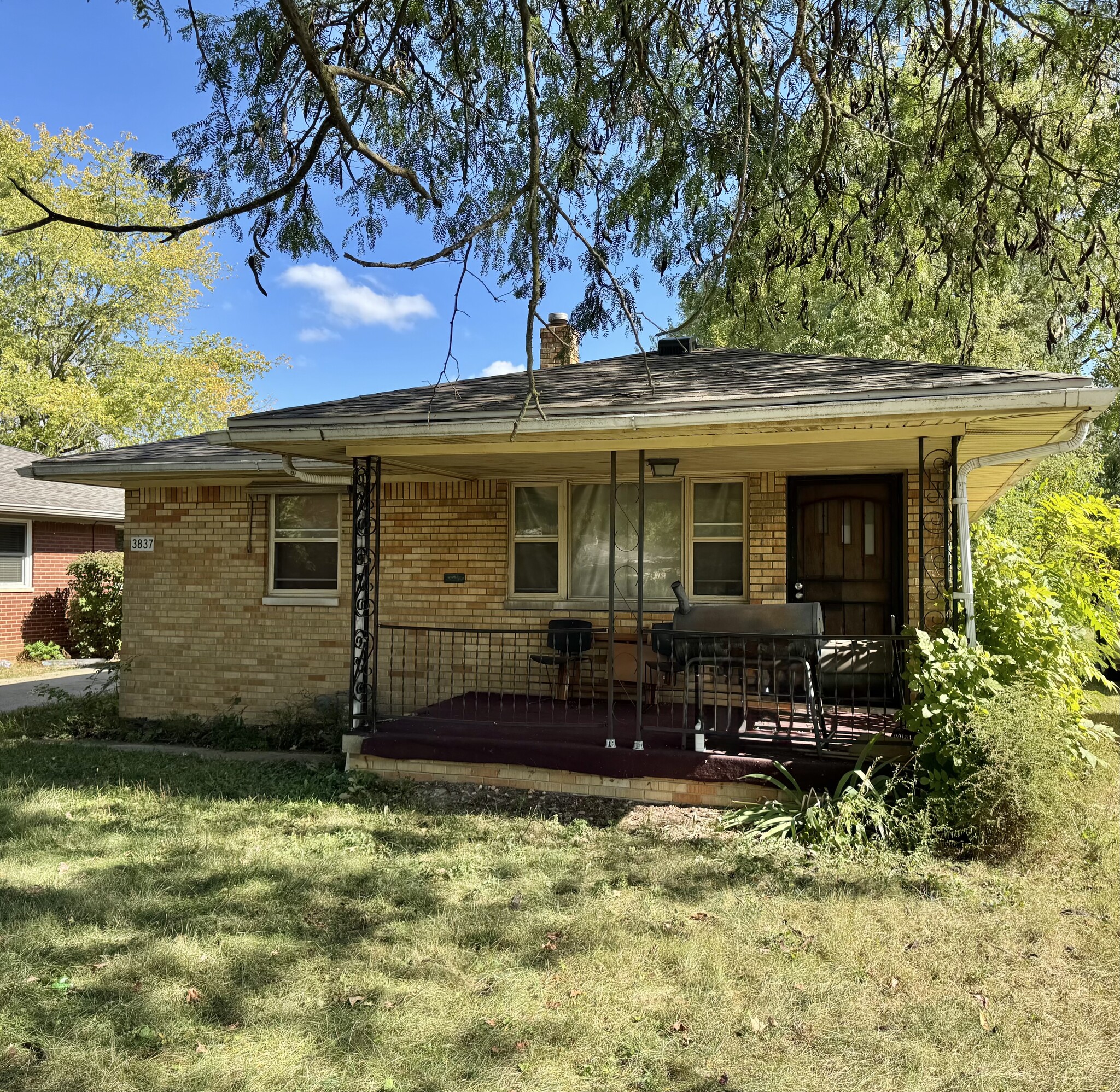 Rental Portfolio portfolio of 5 properties for sale on LoopNet.ca Primary Photo- Image 1 of 4