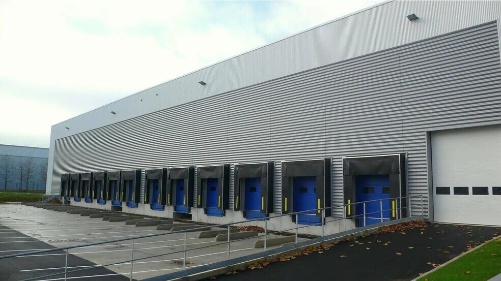 Industriel dans Marly-la-Ville à louer - Photo du bâtiment - Image 2 de 10