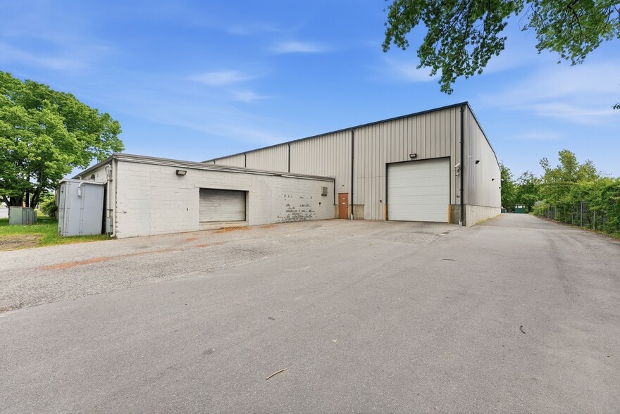 95 Fisk Ave, Springfield, MA à louer - Photo du bâtiment - Image 3 de 10