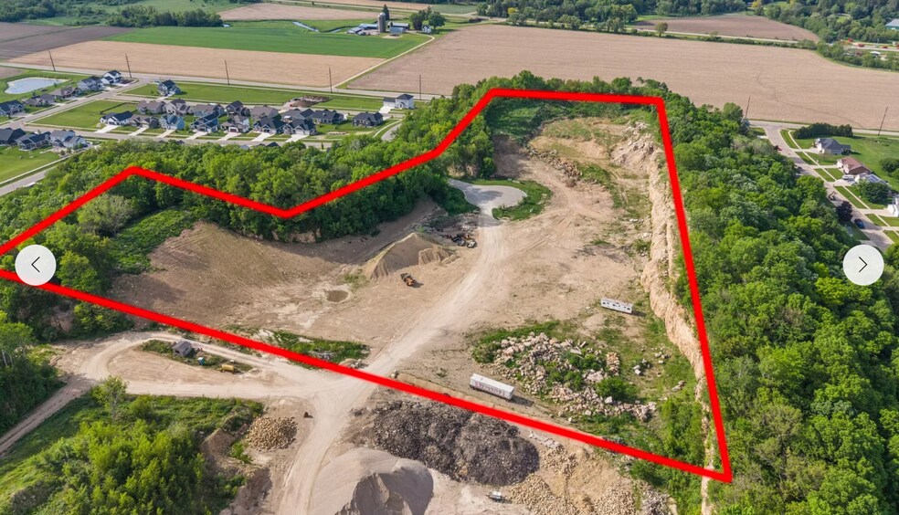 1750 Rocky Bluff Ct, Cross Plains, WI à vendre - Photo du bâtiment - Image 3 de 12