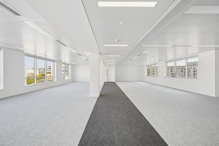 4-10 Rue Mozart, Clichy for lease - Building Photo - Image 2 of 4