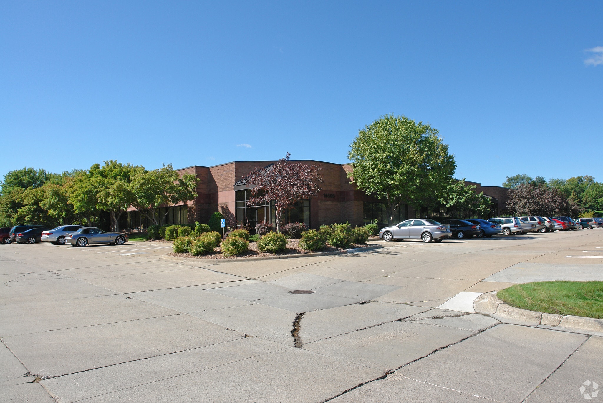 14505 N 21st Ave, Plymouth, MN for lease Building Photo- Image 1 of 4