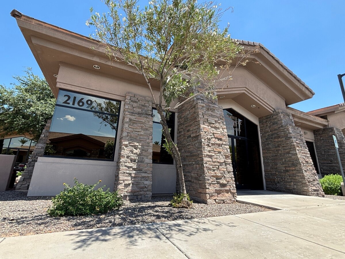 2169 E Warner Rd, Tempe, AZ 85284 - Unité 101 -  - Photo intérieure - Image 1 of 16
