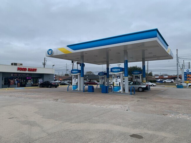 More details for 101 W San Augustine St, Deer Park, TX - Retail for Sale
