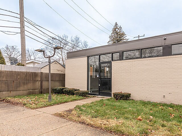 16975-16991 Farmington Rd, Livonia, MI for lease Building Photo- Image 1 of 27