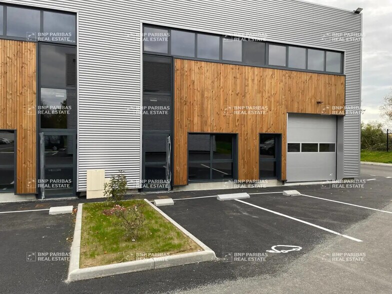 Local d'activités dans Basse-Goulaine à vendre - Photo du bâtiment - Image 3 de 6