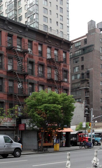 484 Ninth Ave, New York, NY à louer - Photo du bâtiment - Image 2 de 11