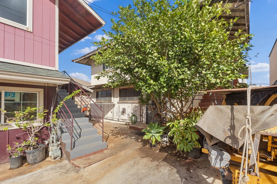 932 Waiakamilo Rd, Honolulu, HI for sale - Building Photo - Image 3 of 15