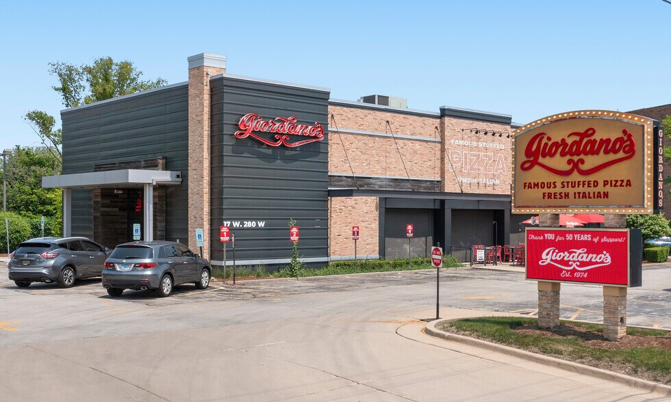 17W280 22nd St, Oakbrook Terrace, IL à vendre - Photo du bâtiment - Image 2 de 8