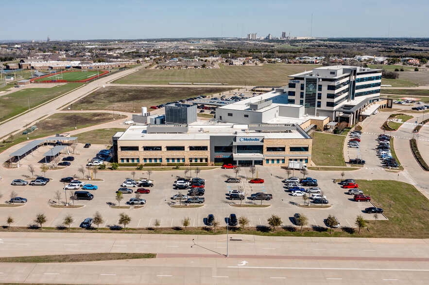 979 Don Floyd Dr, Midlothian, TX for lease - Primary Photo - Image 1 of 7