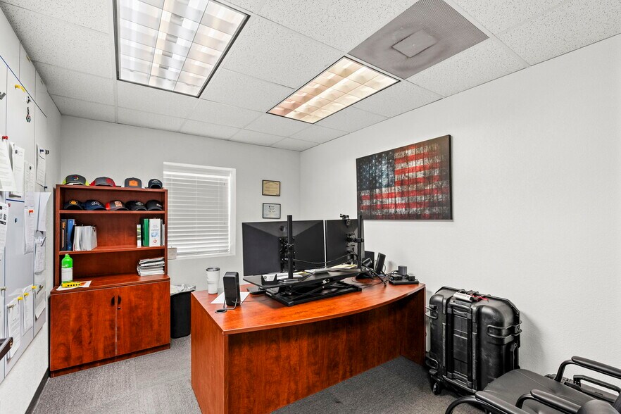 108 Commercial Pl, Schertz, TX à vendre - Photo intérieure - Image 2 de 17