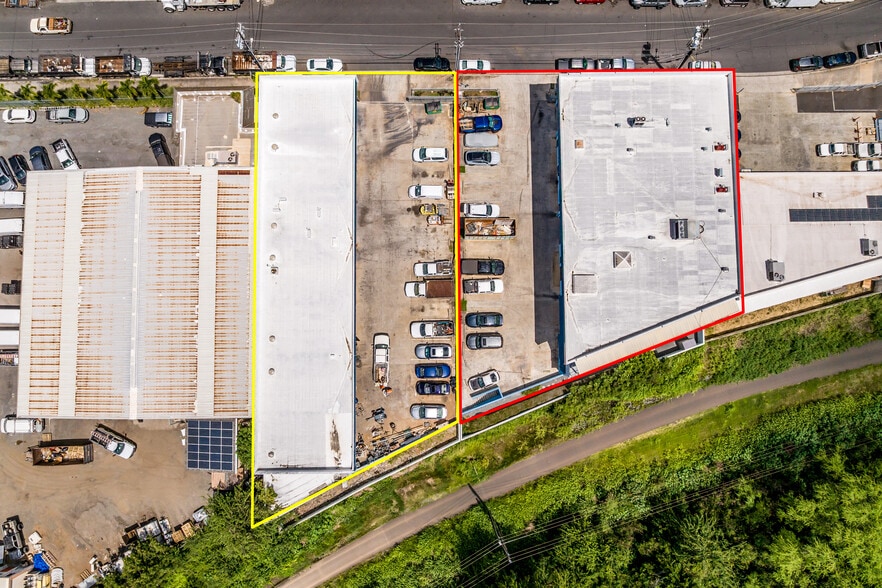 Pupuole St Warehouses portfolio of 2 properties for sale on LoopNet.ca - Building Photo - Image 3 of 33