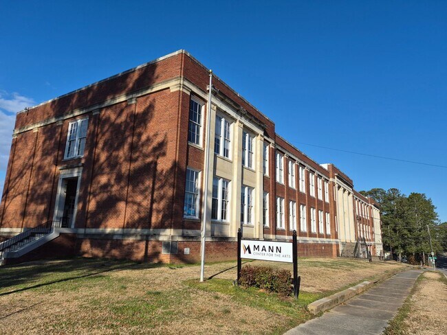 More details for 507 N Steele St, Sanford, NC - Office for Lease