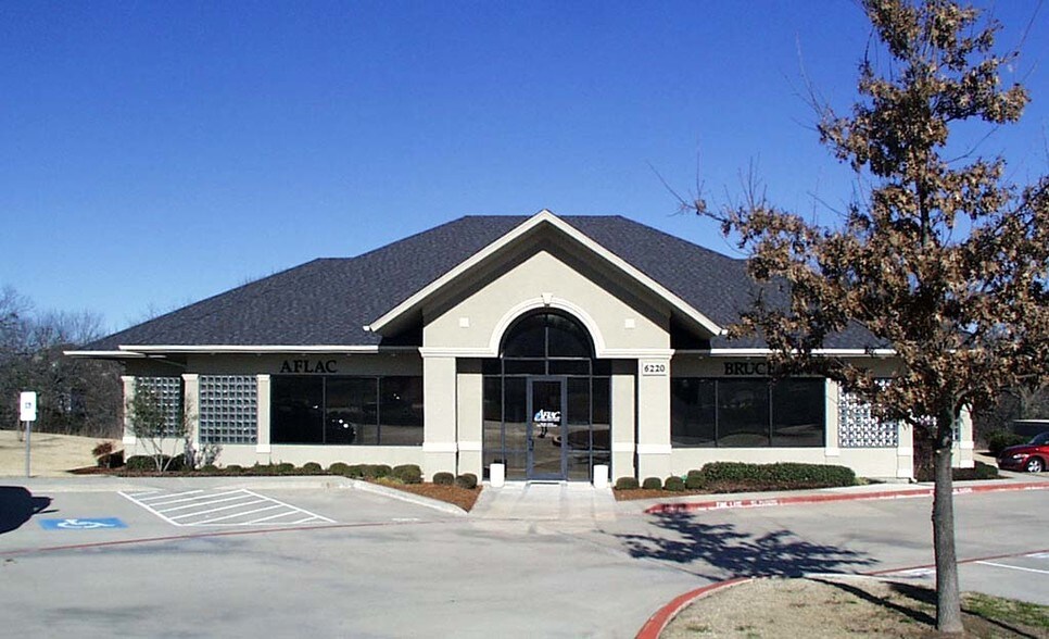 6220 W Virginia Pky, McKinney, TX à louer - Photo du bâtiment - Image 2 de 15