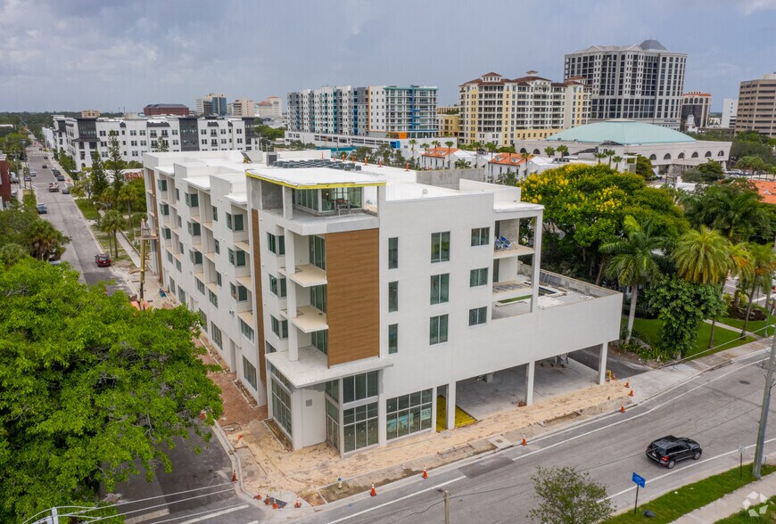 332 Cocoanut Ave, Sarasota, FL à vendre - Photo du bâtiment - Image 2 de 6