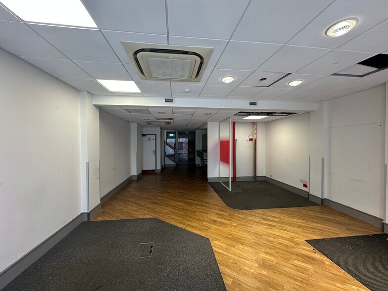 120 Station Rd, New Milton à louer - Photo du bâtiment - Image 2 de 5