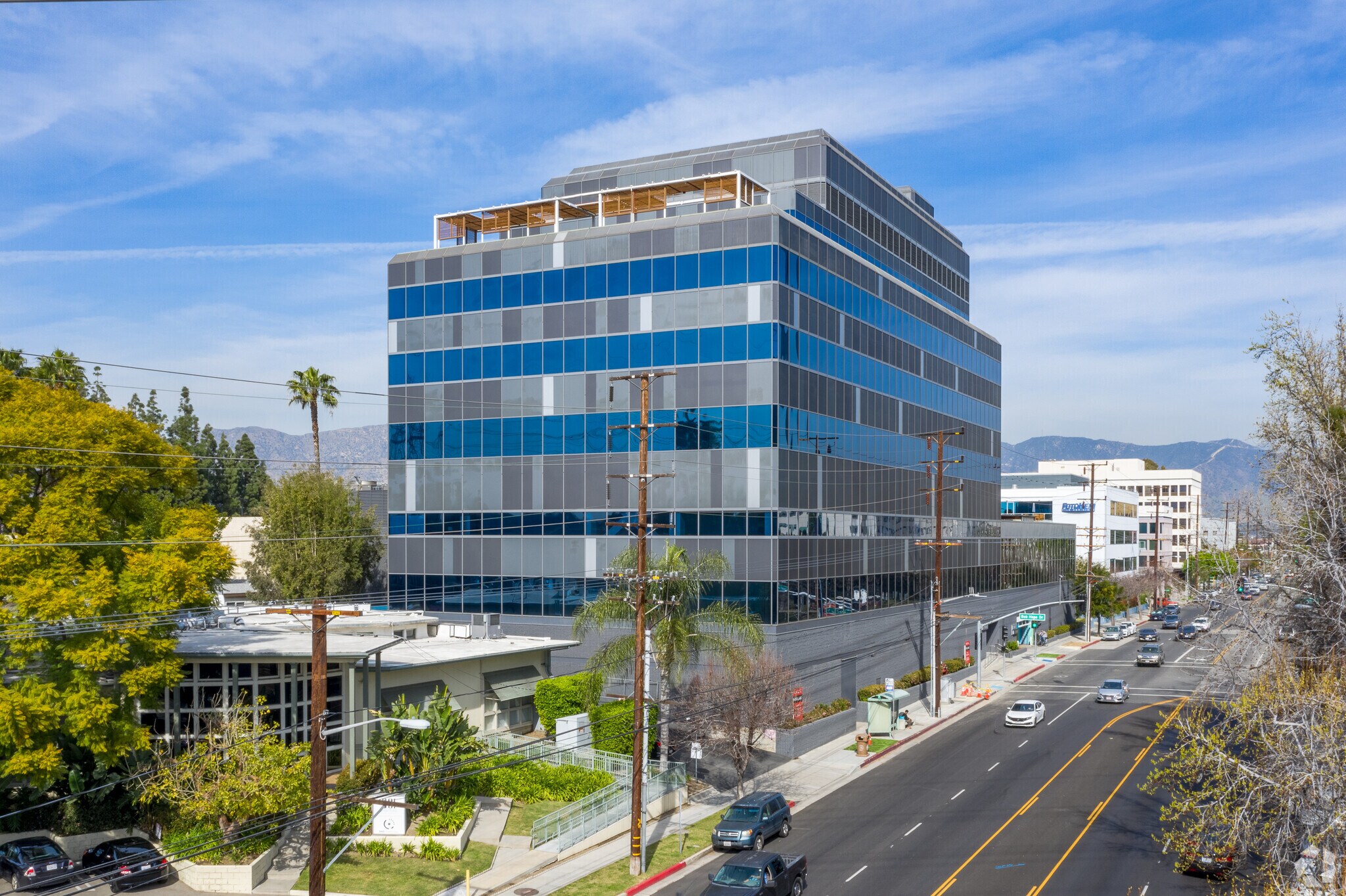 2901 W Alameda Ave, Burbank, CA à louer Photo du bâtiment- Image 1 de 10