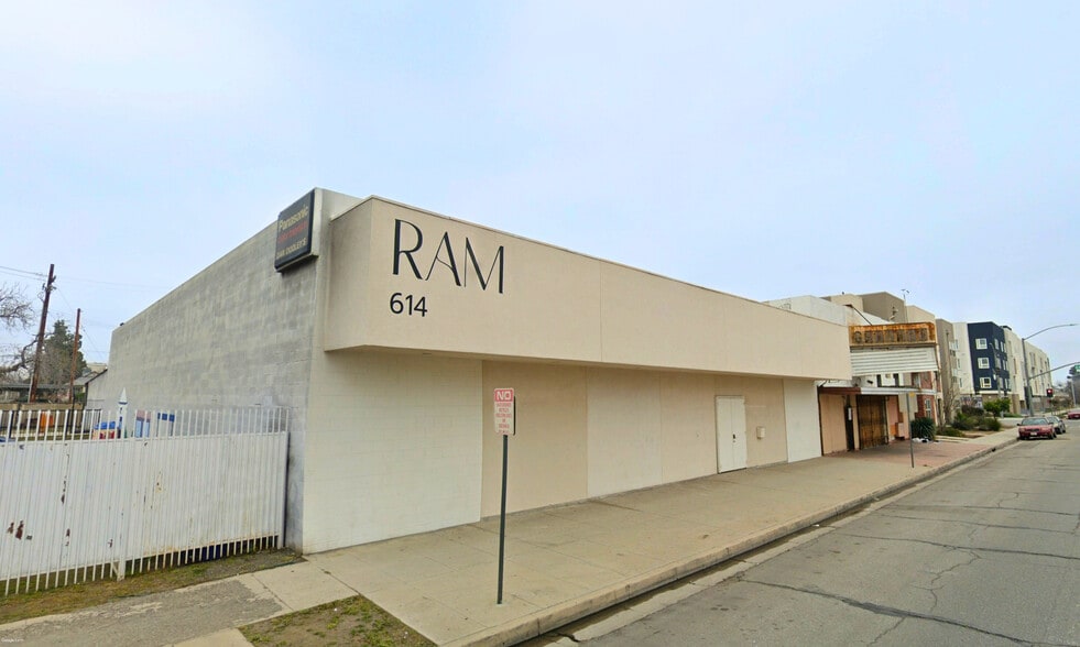 614 Kentucky St, Bakersfield, CA for sale - Primary Photo - Image 1 of 15