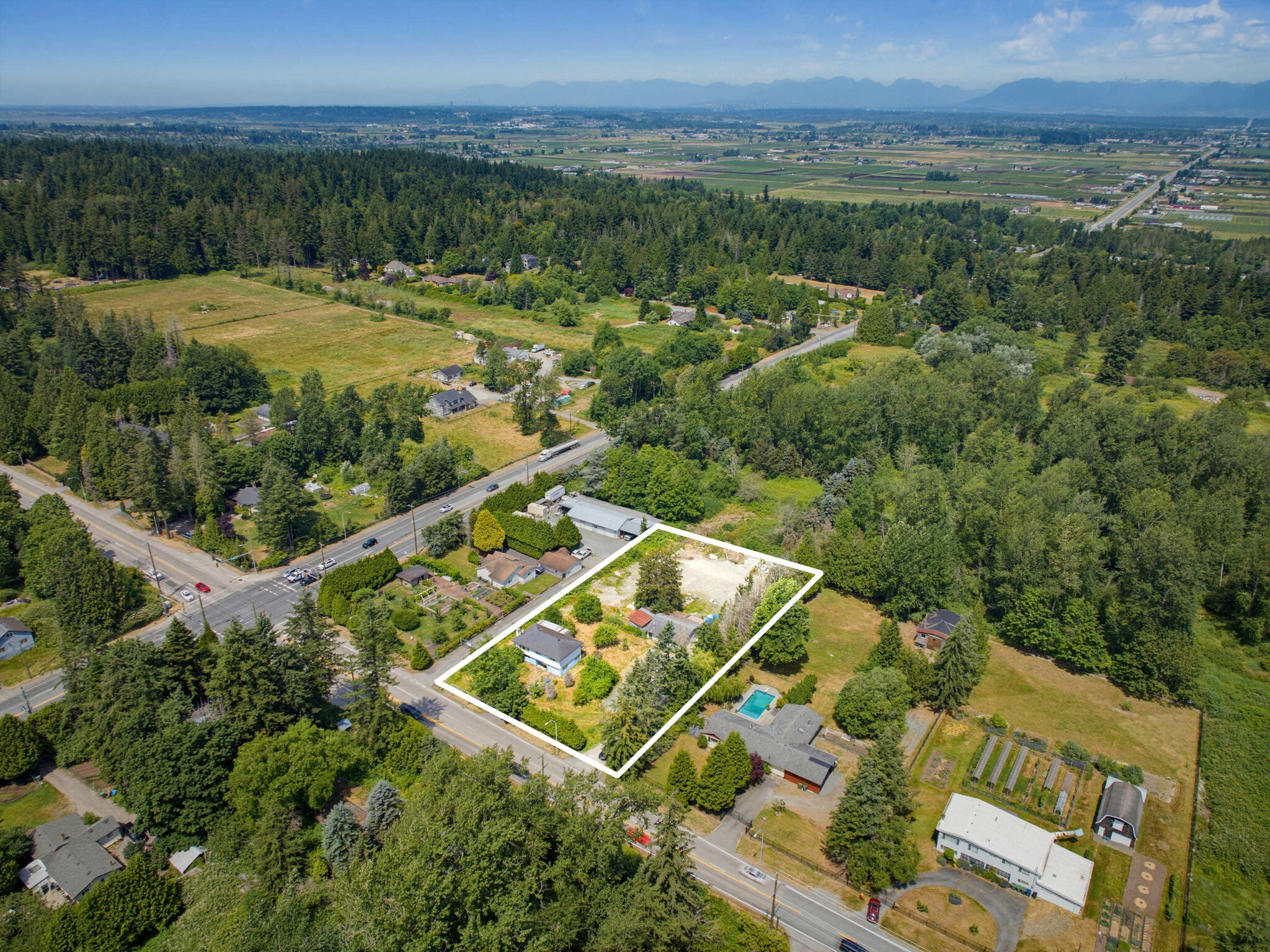 17643 24 Av, Surrey, BC à vendre Photo principale- Image 1 de 7