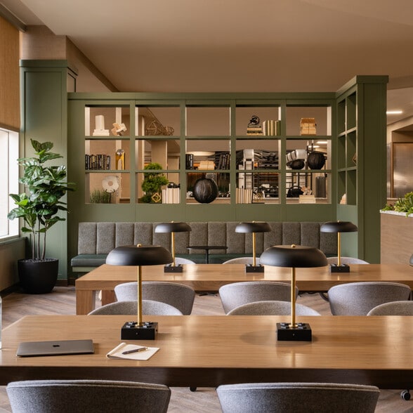 1440 N Edgewood St, Arlington, VA for lease - Interior Photo - Image 2 of 17